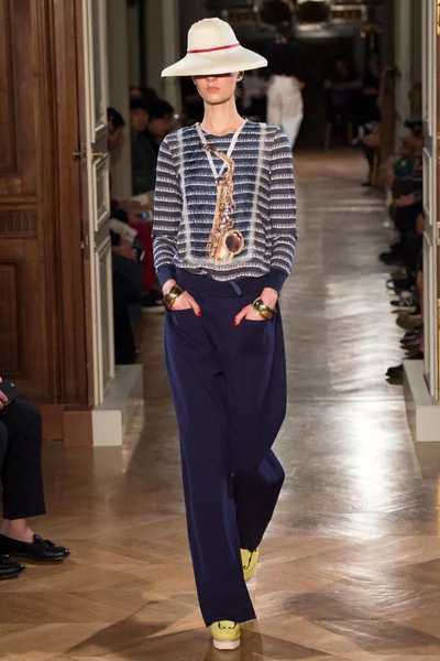 Look 2